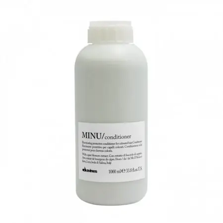 Acum disponibil | Balsam pentru par Davines Minu Illuminating Protective